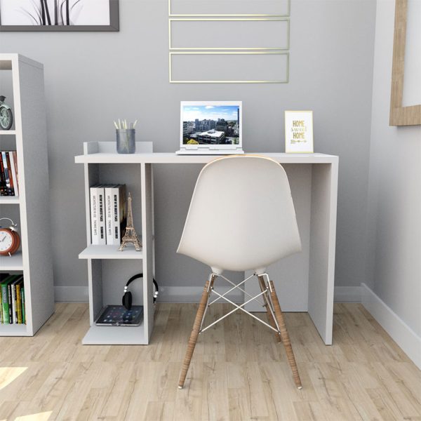 El escritorio Luján con diseño minimalista e innovador en color blanco cuenta con dos estantes para facilitar los elementos necesarios a la hora de trabajar o estudiar
