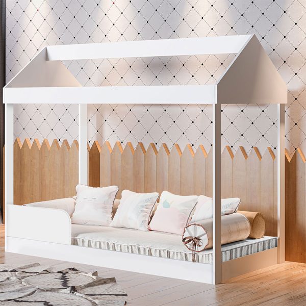Cama montessori ideal para la habitación de los niños con una altura adecuada y segura
