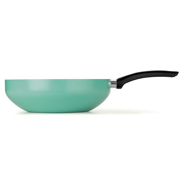 El sartén wok aspiración está compuesto con aluminio de 99,7 de pureza, revestimiento interno con 7 capas antiadherentes